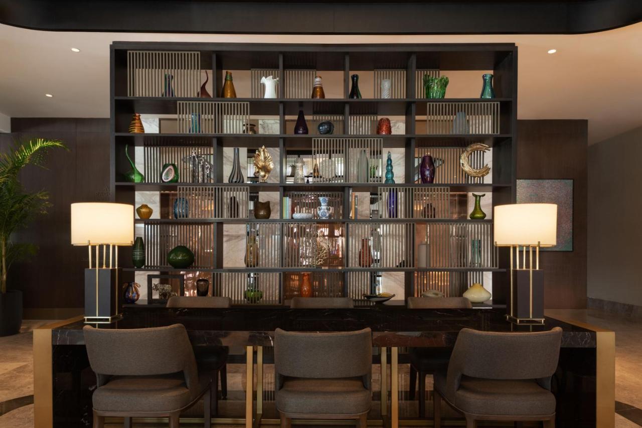 Izmir Marriott Hotel Bagian luar foto The interior of the lounge