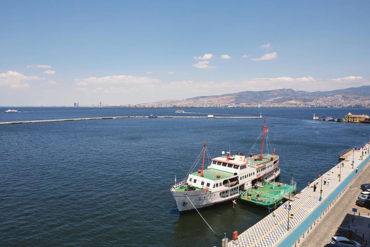 Izmir Marriott Hotel Bagian luar foto The port of İskenderun