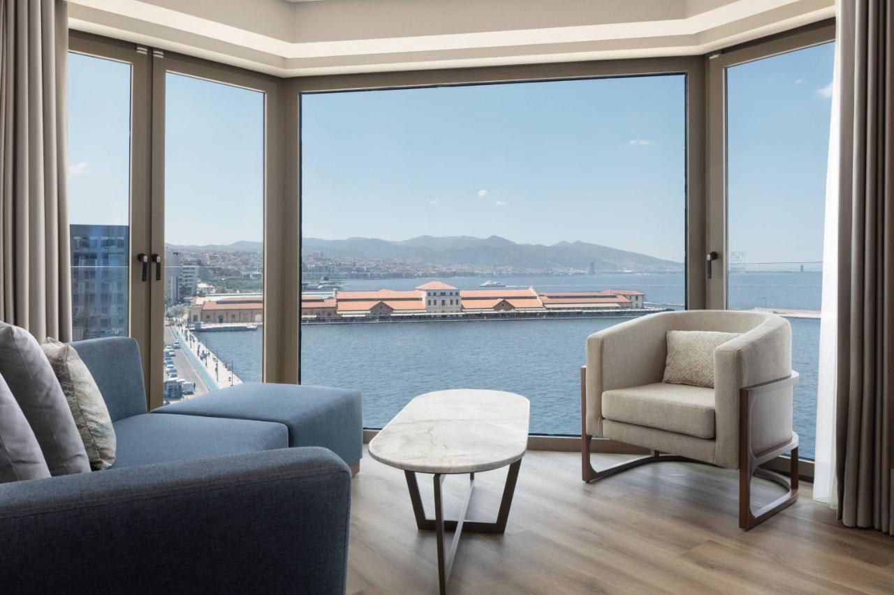 Izmir Marriott Hotel Bagian luar foto View from a suite