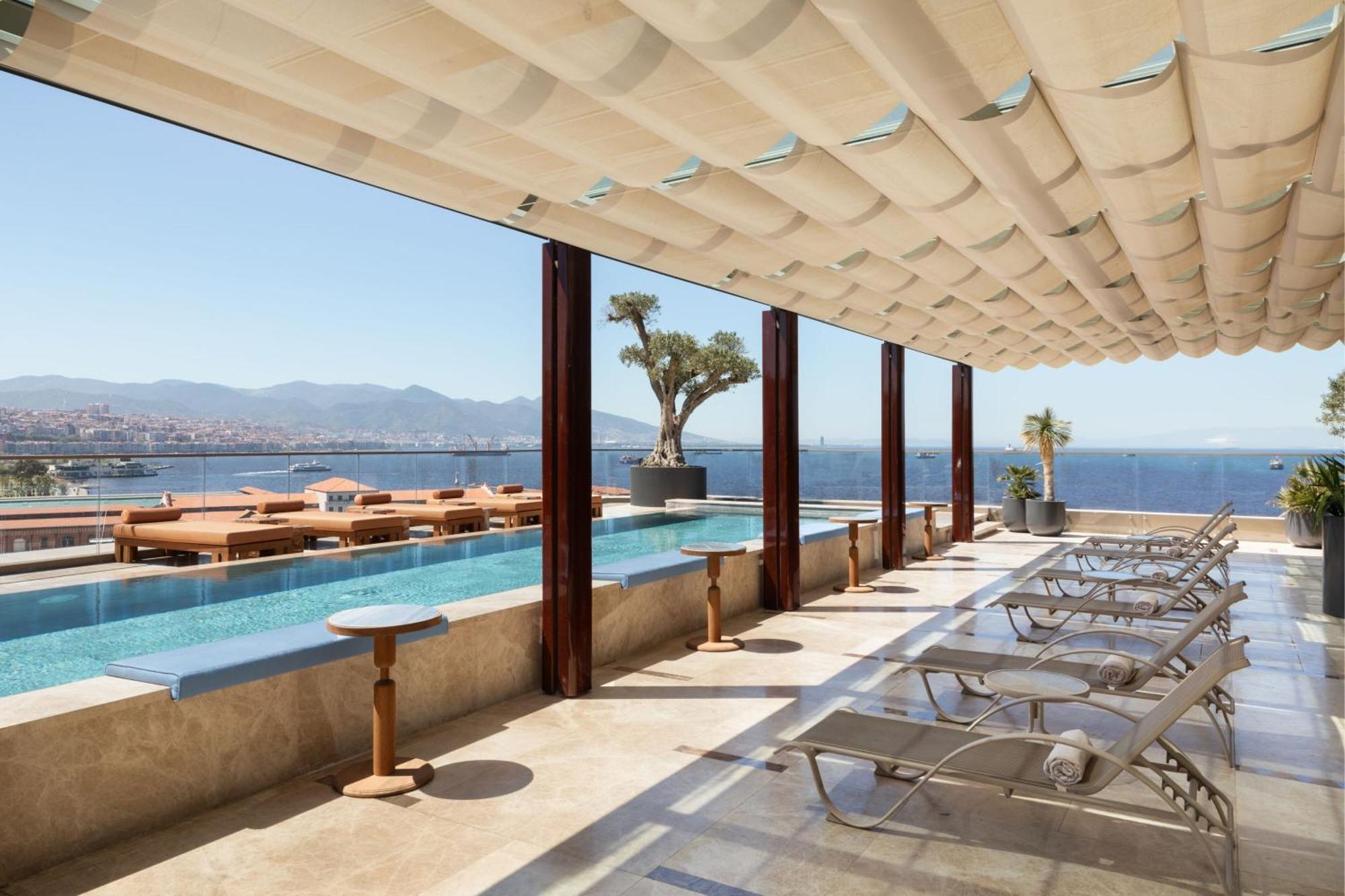 Izmir Marriott Hotel Bagian luar foto The Westin Athens